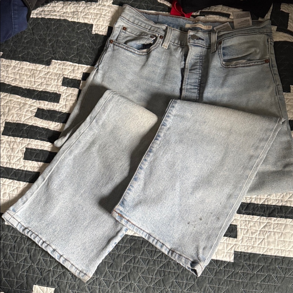Levi's Light Blue Ribcage Straight Leg Jeans size 30 signs of wear
